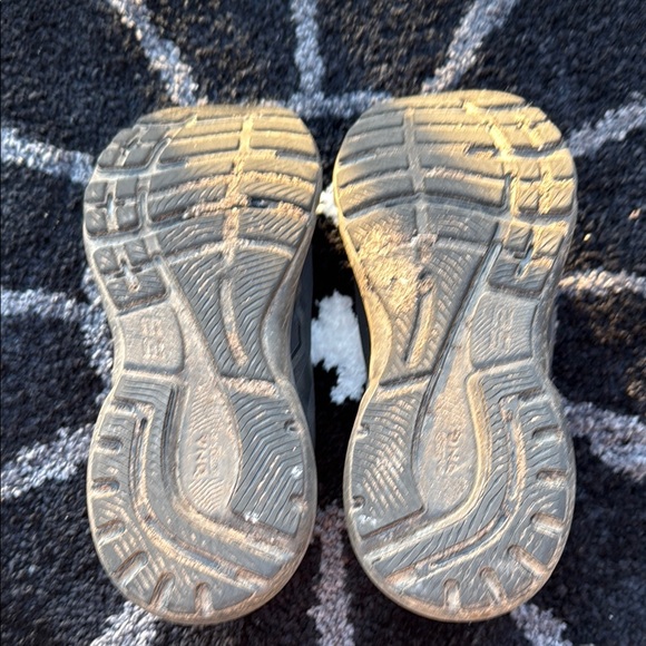 Brooks Men's Black Running Shoes - Picture 6 of 6